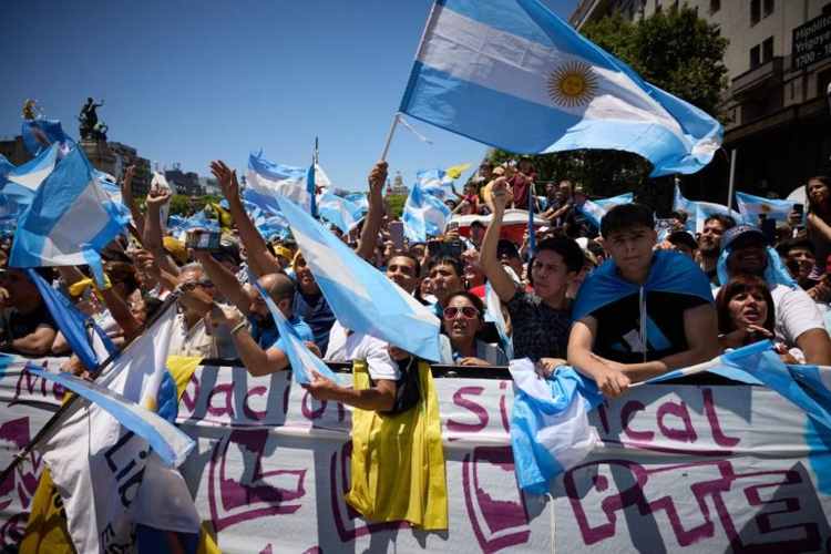 Фрик або геній-науковець як Мілей виводитиме Аргентину з кризи та як цим скористатись Україні