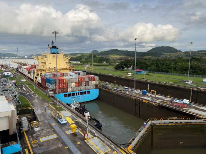 Maersk організує логістику в обхід Панамського каналу через наслідки посухи
